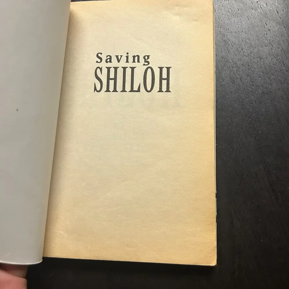 Saving Shiloh by Phyllis Reynolds Naylor (1999, Trade Paperback)